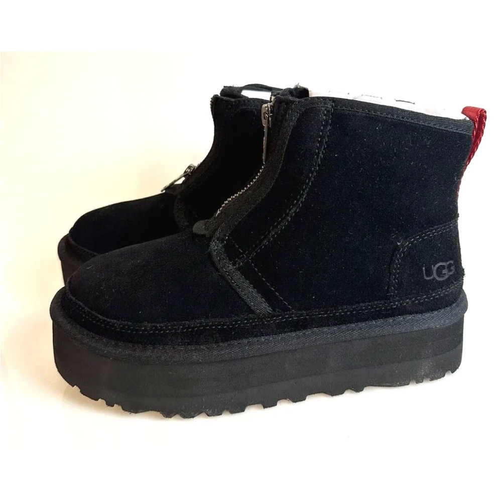 UGG Neumel Platform Zip Size 6